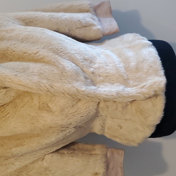 Arden B Fur Coat - Picture 5 of 16